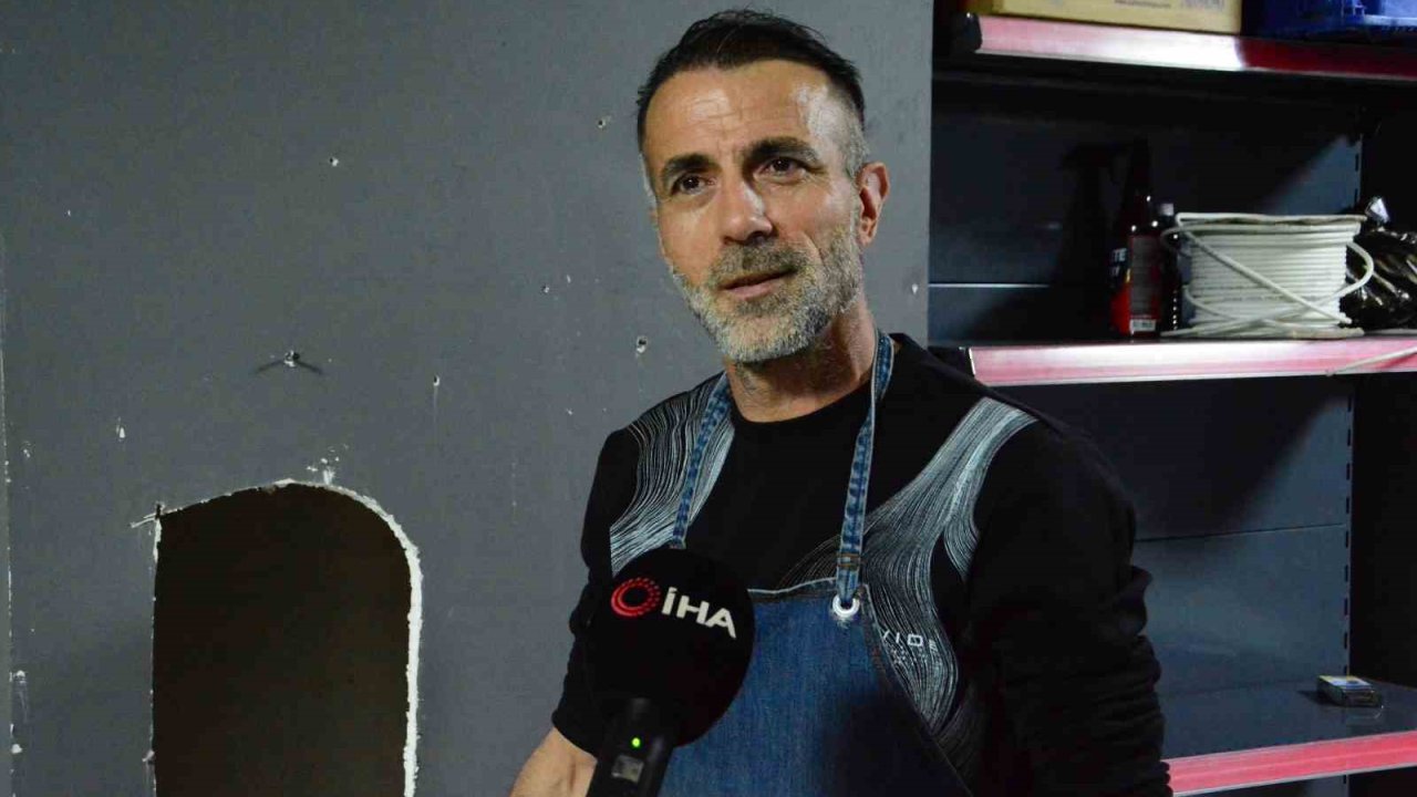 Duvar boşluğunda 3 gün mahsur kalan kediyi iş yeri sahibi kurtardı