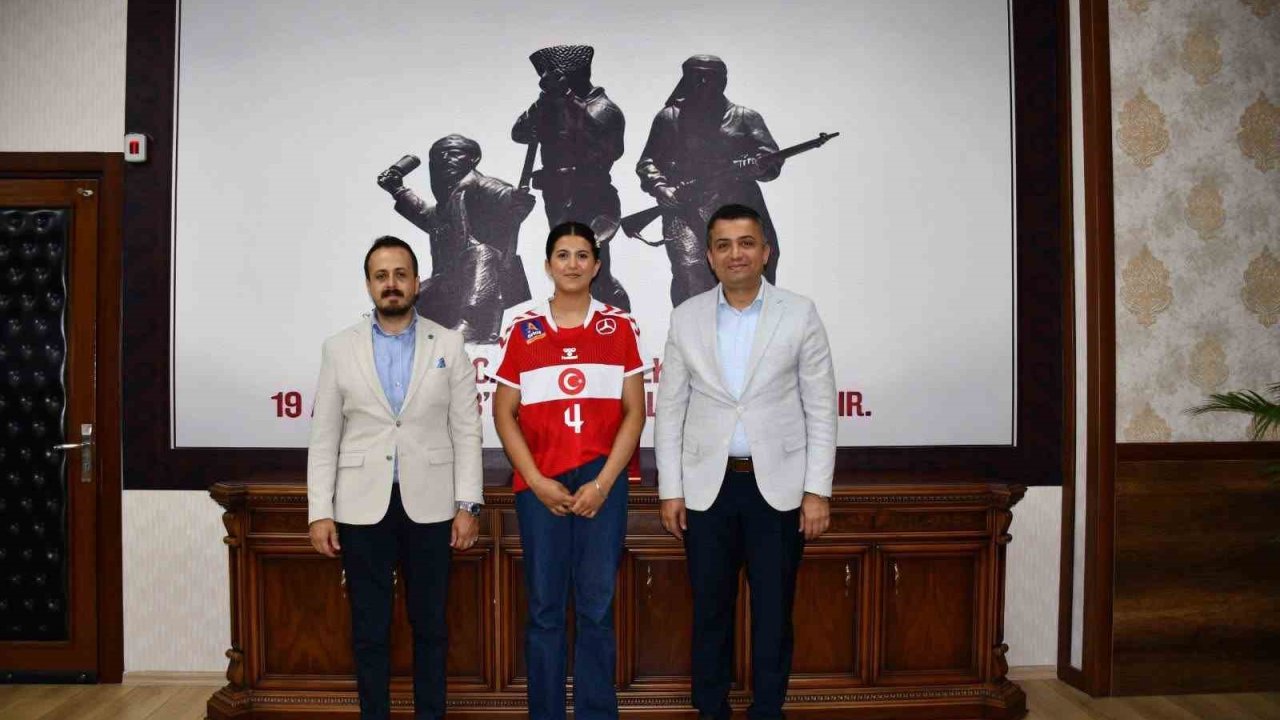 Dörtyollu Sena, hentbol milli takımında memleketini temsil edecek