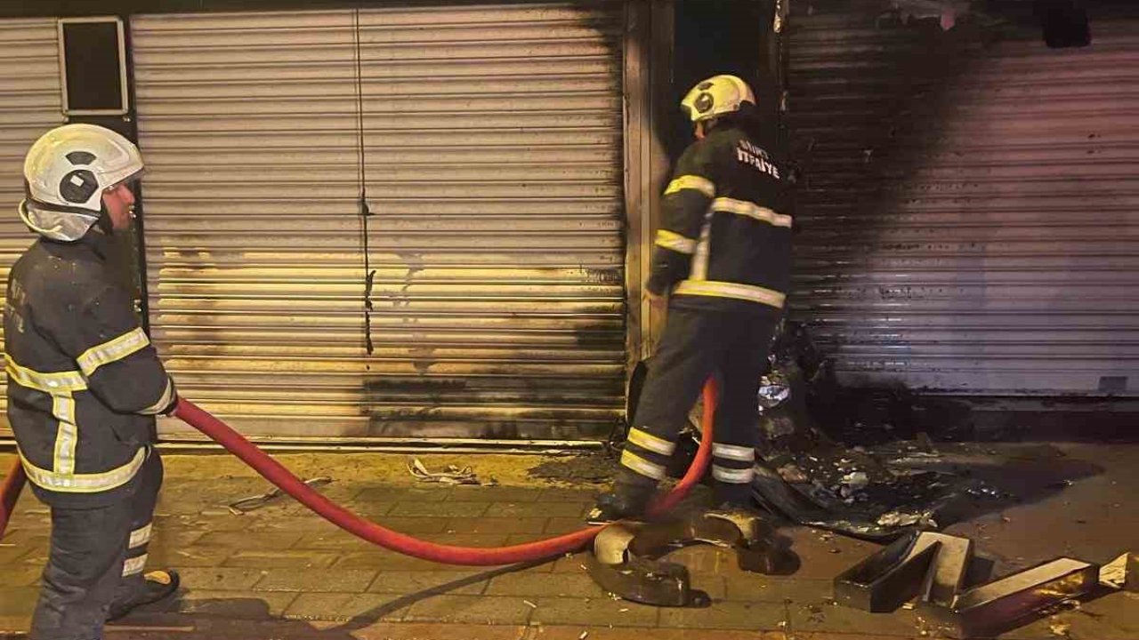 Siirt’te market alevlere teslim oldu