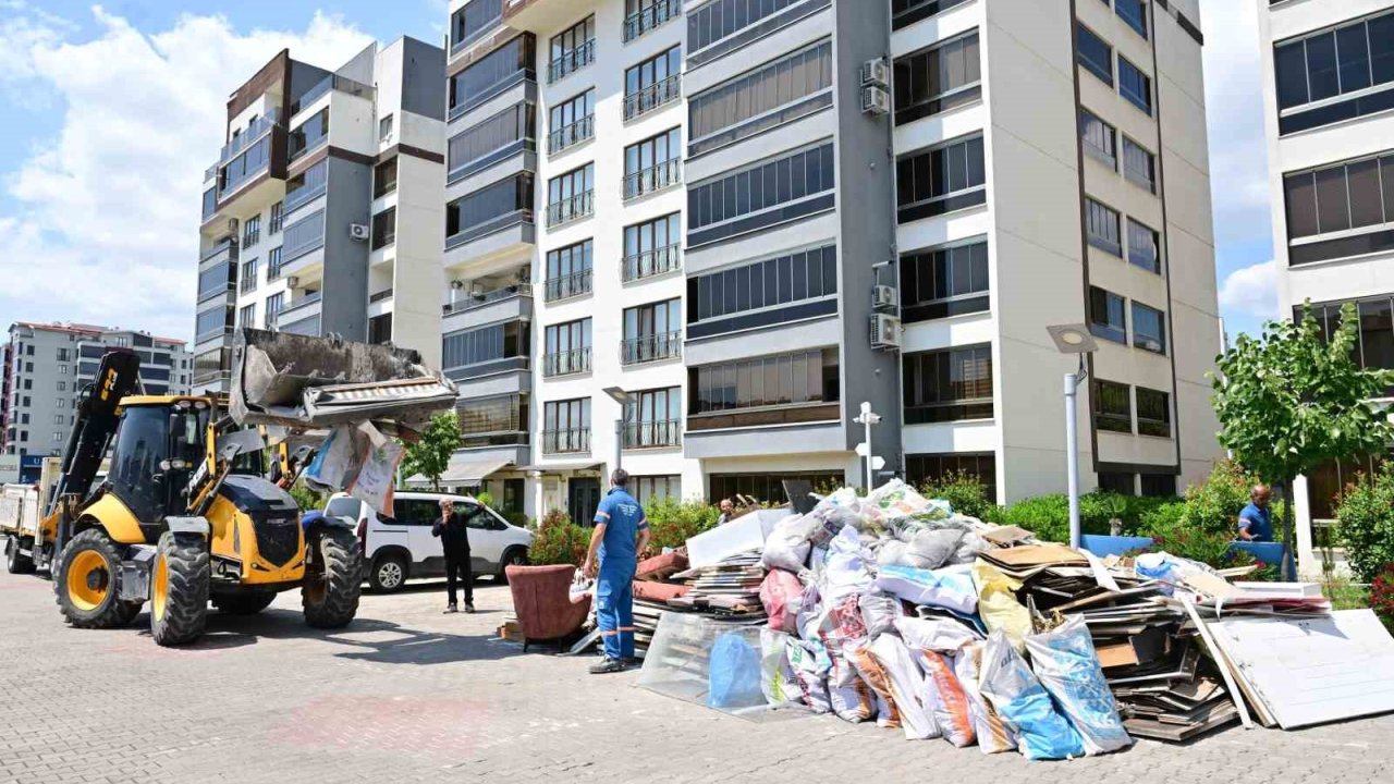Yangının yaralarını yıldırım belediyesi sarıyor