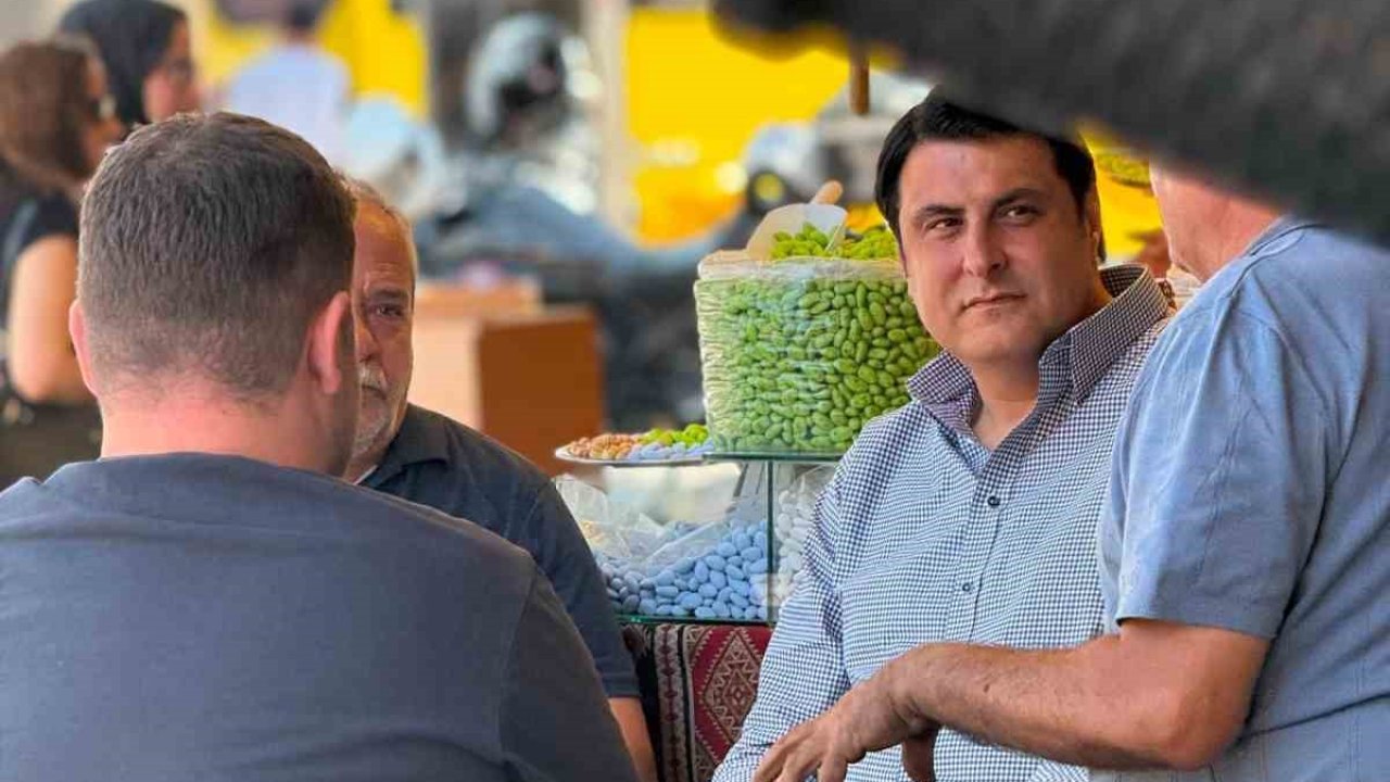 Yılmaz, tarihi Elmacı Pazarı’nda esnafla buluştu