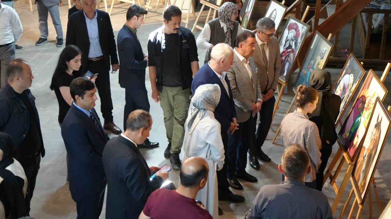 Bayburtlu genç yeteneklerin eserleri tarihi Taşhan’da sergilendi