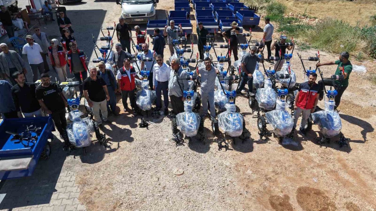 Diyarbakır’da çiftçilere tarım aletleri dağıtıldı