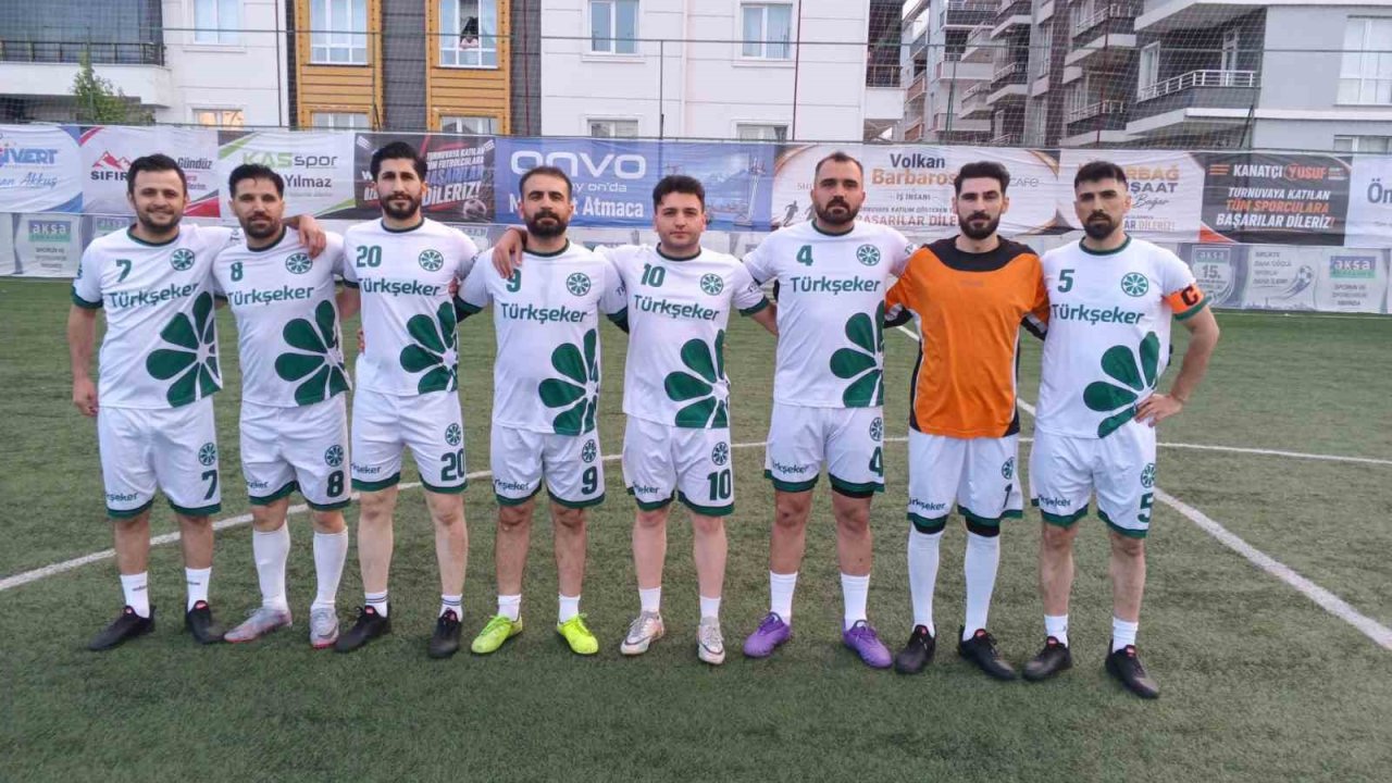 Kurumlar arası turnuvada şampiyon Türk Şeker Spor oldu