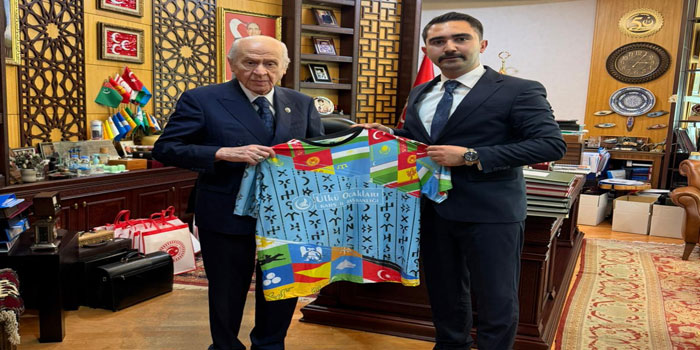 Devlet Bahçeli’ye Kars’tan Özel "Bölge Tasvir Haritası" Hediyesi