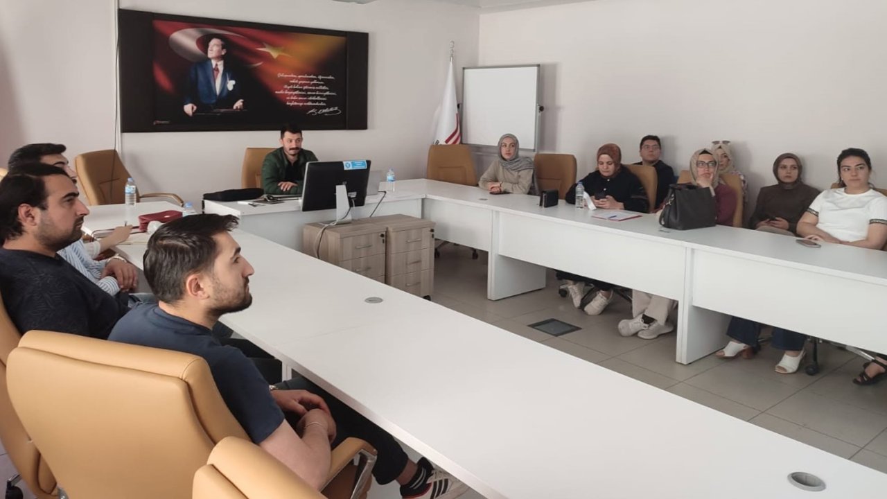 Bayburt’ta sosyal hizmet çalışanlarına mahremiyet eğitimi verildi