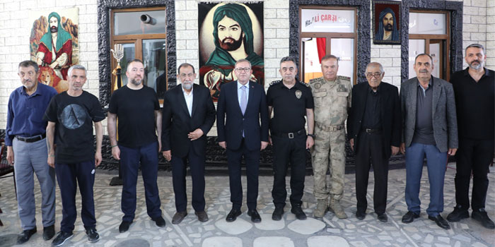 Vali Polat ve İl Protokolünden Ehlibeyt Hz. Ali Çarşı Camii’ne Ziyaret