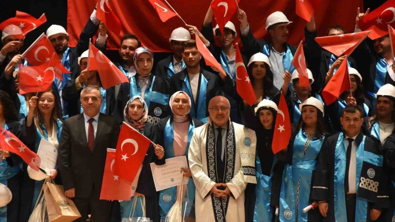Tomarza Mustafa Akıncıoğlu MYO’da şed bağlama coşkusu