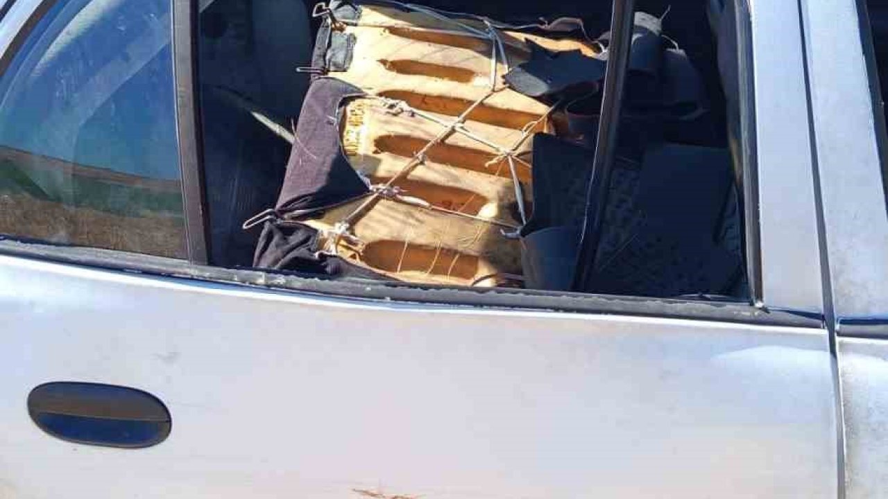 Gönen’de Trafik Kazası, araç yol kenarına savruldu, 5 kişi yaralandı
