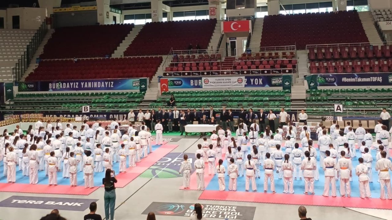 4 ülkeden gelen 180 sporcu, Bursa’daki Kyokushin Kupası’nda buluştu