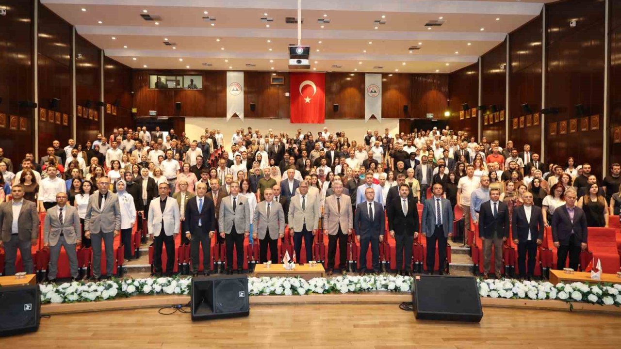 ERÜ’de ‘2025 Yılı Araştırma Performans Ödül Töreni’ düzenlendi