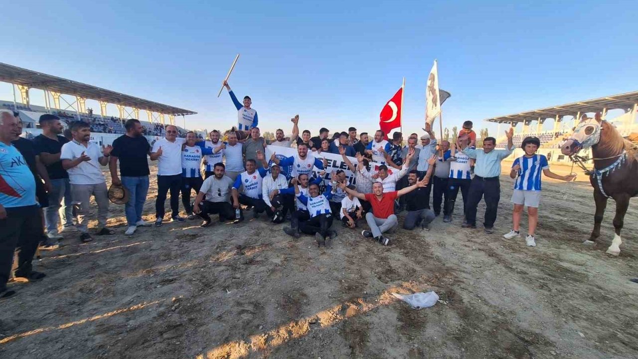 Selendi’nin atlı cirit zaferi