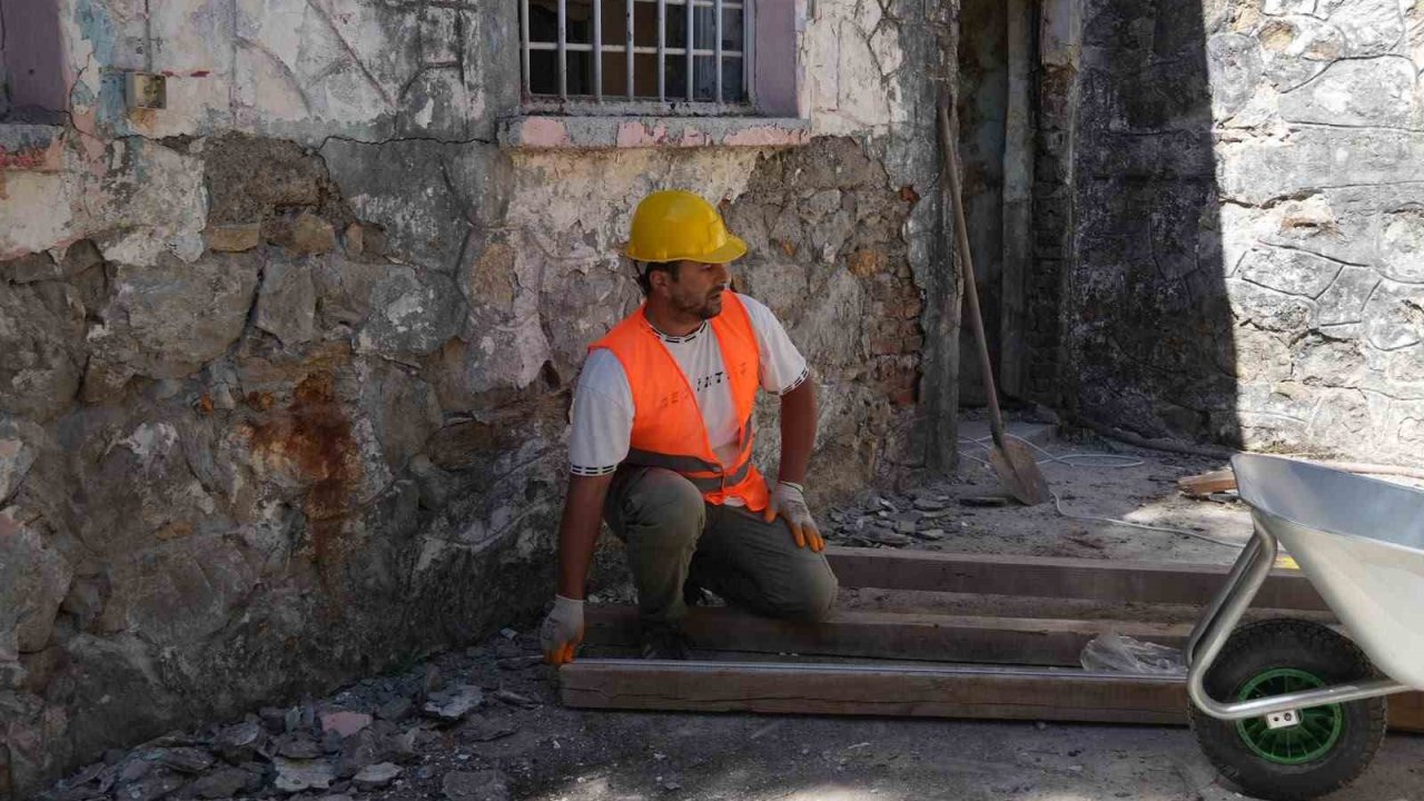 Akçakoca tarihi cezaevi kütüphaneye dönüşüyor