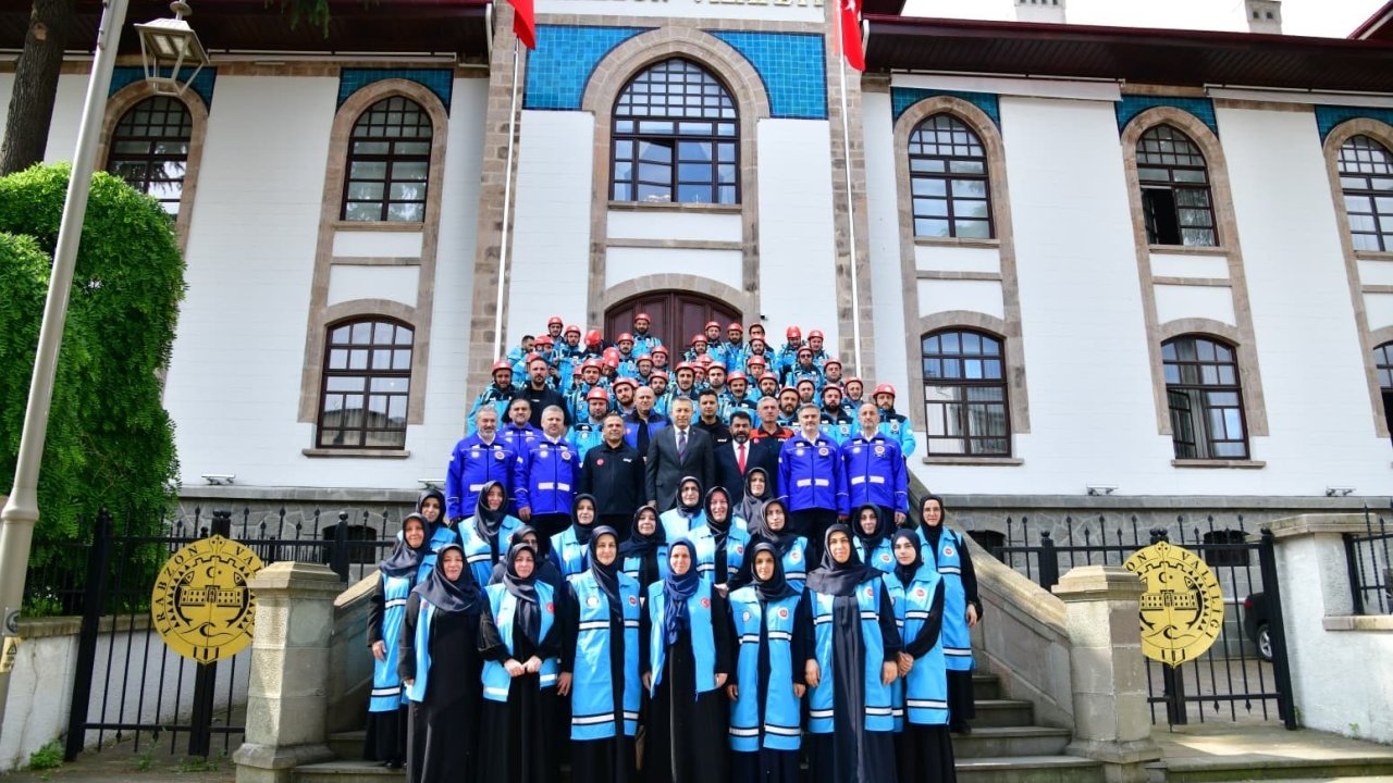 Trabzon’da 50 imam-hatip ile 20 Kur’an-ı Kerim Kursu öğreticisi AFAD gönüllüsü oldu