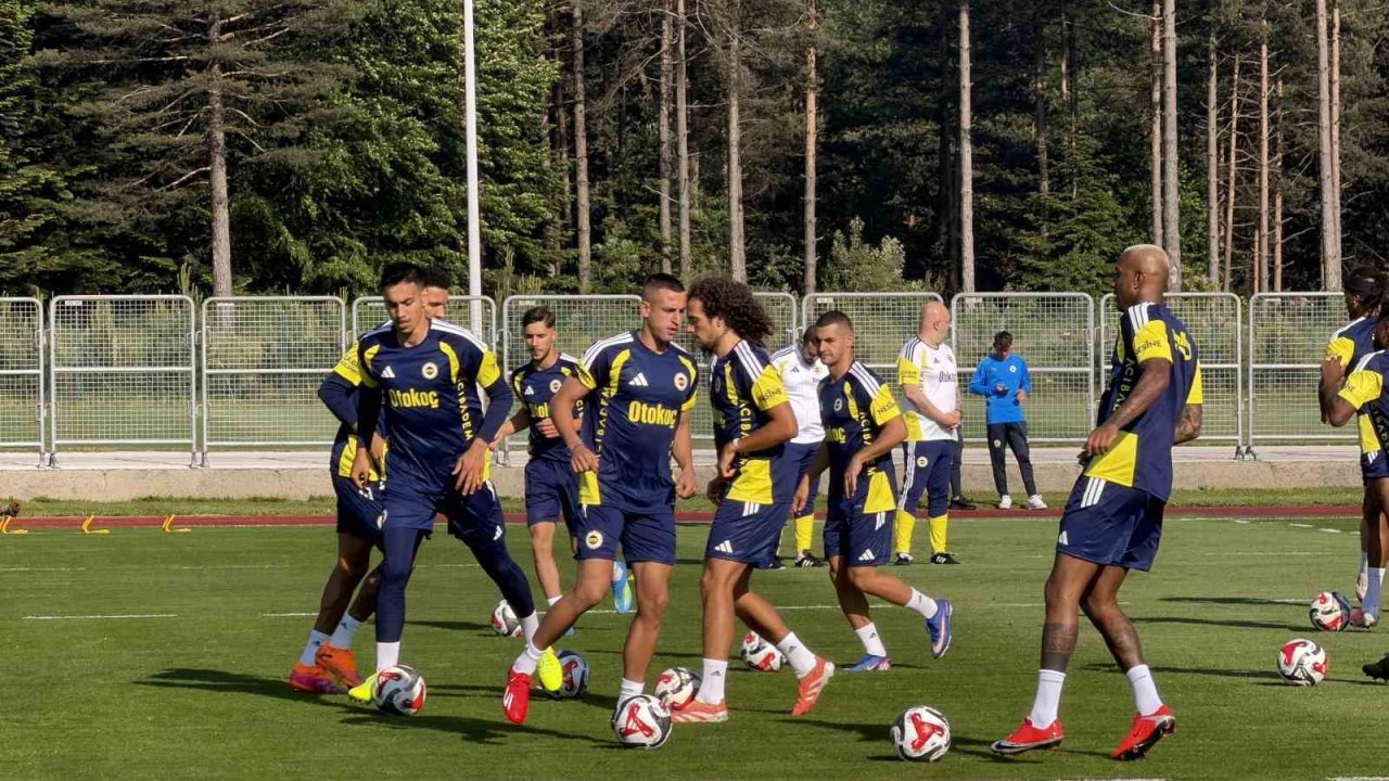 Fenerbahçe, Topuk Yaylası’ndaki ilk antrenmanını yaptı