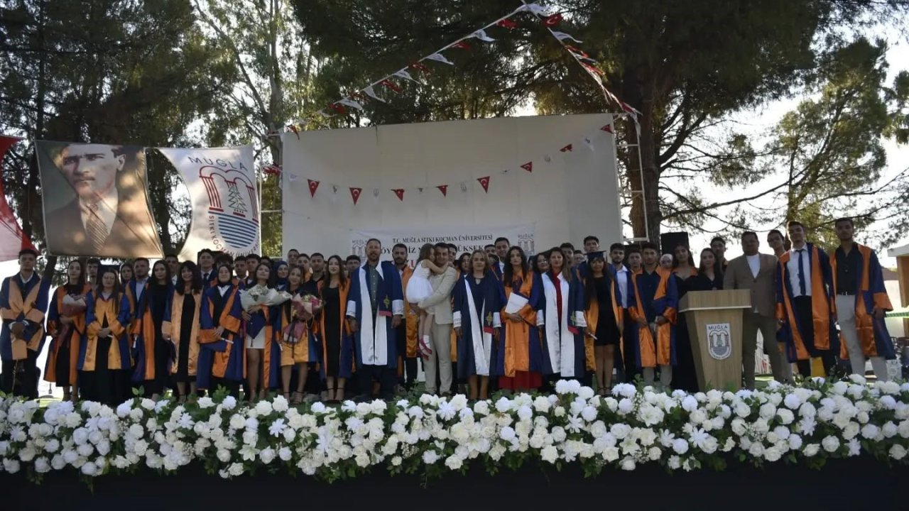 Köyceğiz Meslek Yüksekokulu’nda mezuniyet töreni yapıldı