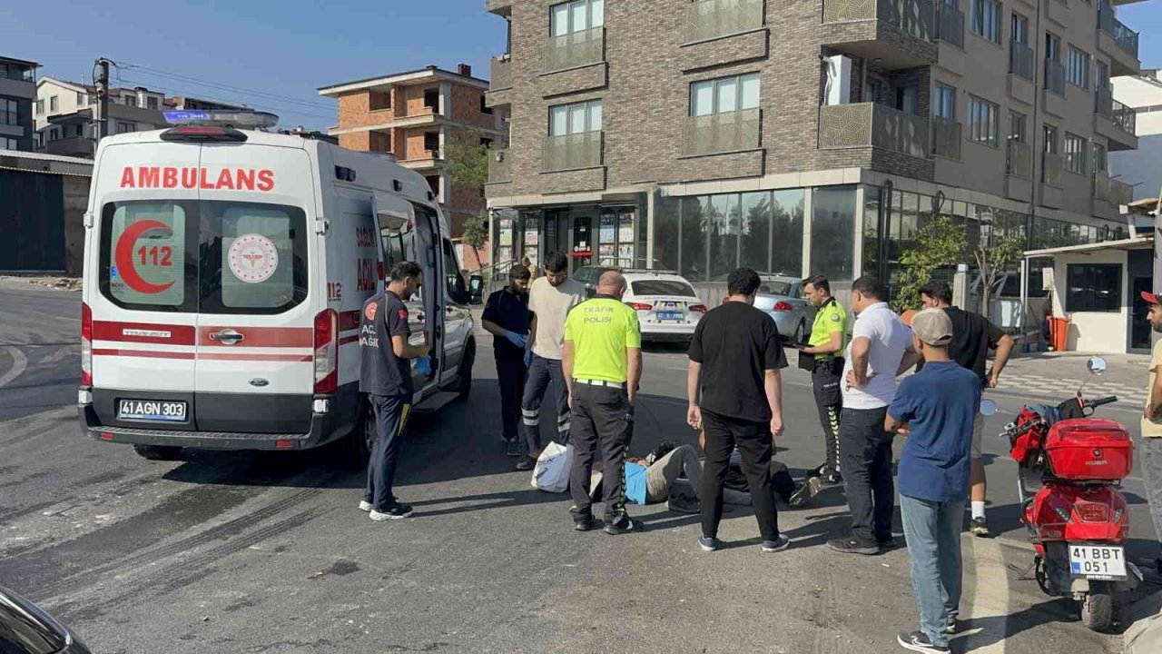 Otomobil ile çarpışan motosikletteki 2 kişi yaralandı