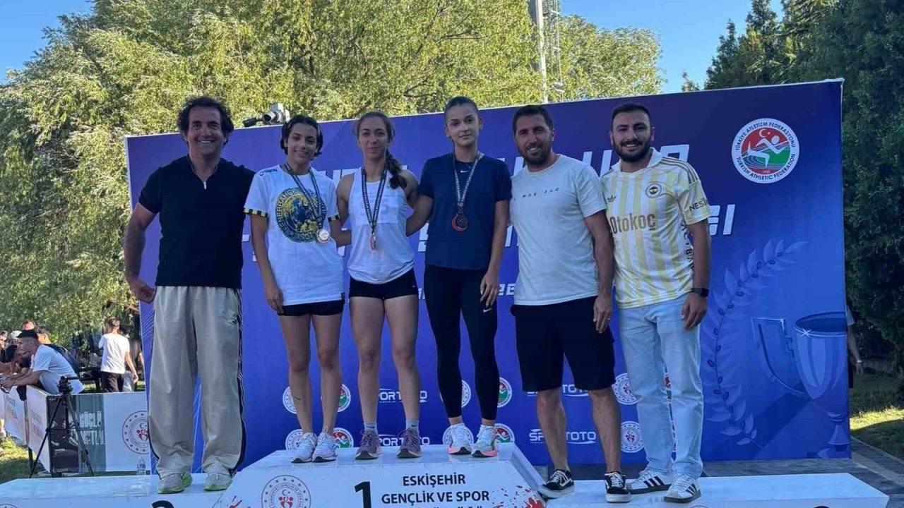 Aydınlı atlet, şampiyonadan madalyayla döndü
