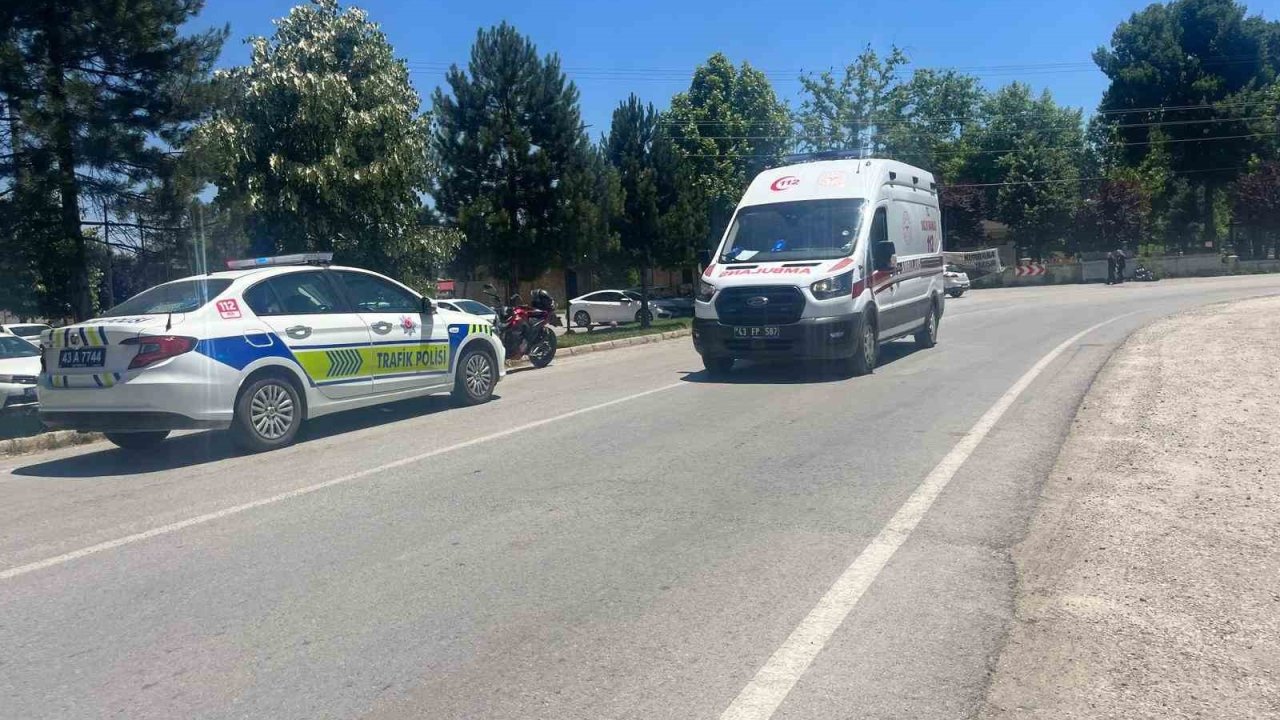 Tavşanlı’da motosiklet kazası,  kask hayat kurtardı