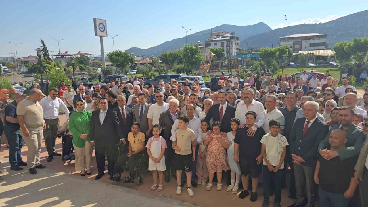 İslahiye ilçesi, Kaymakam Mehmet Soylu’ya konvoy ve gözyaşlarıyla veda etti