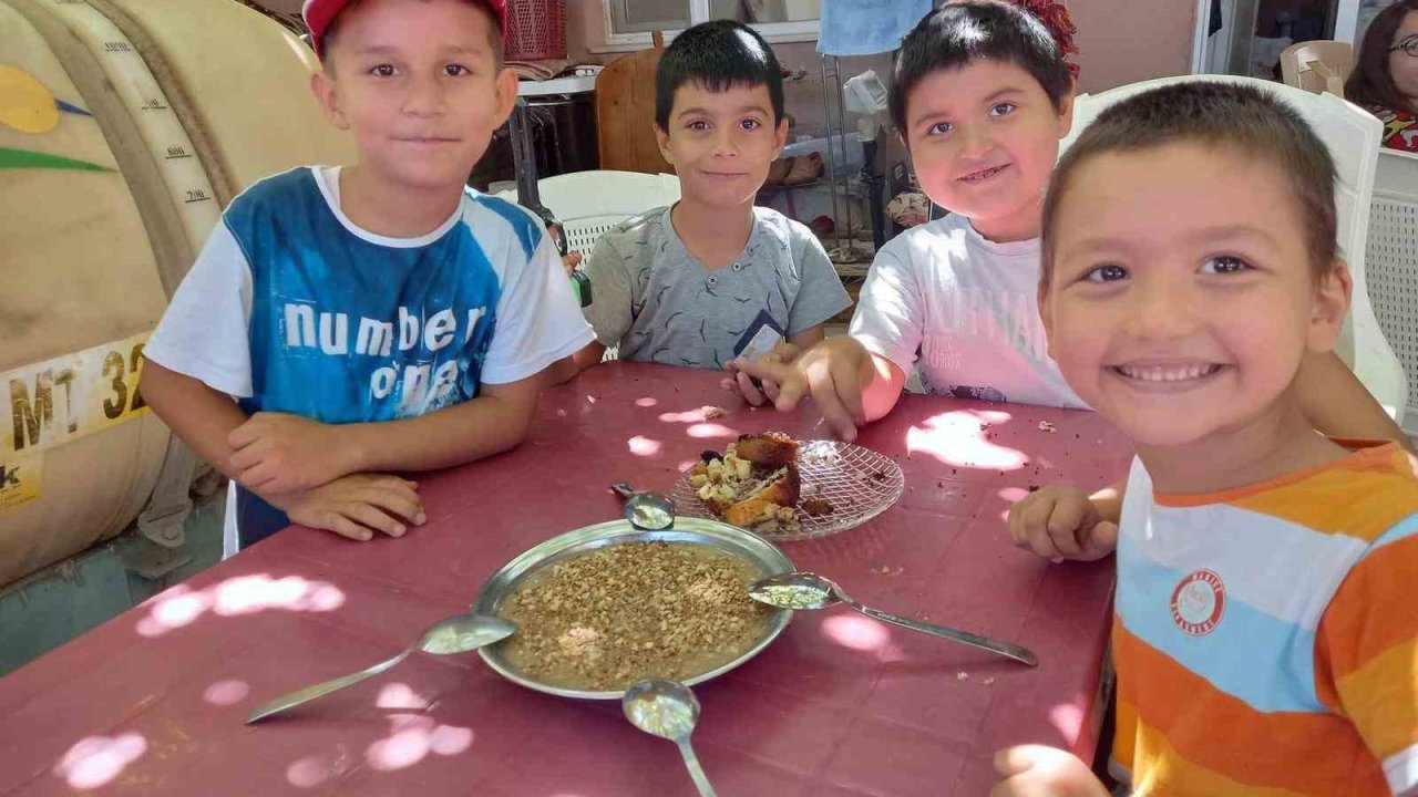 Sarıgöl’de aşure kazanları kaynamaya başladı