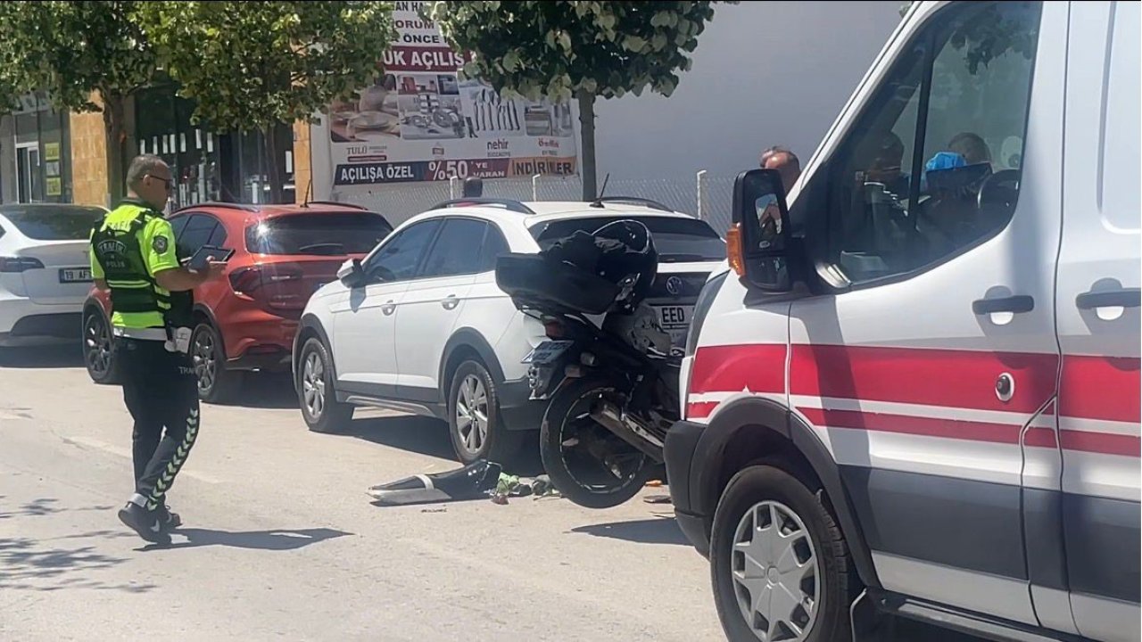 Motosikletin çarptığı yaya yaralandı