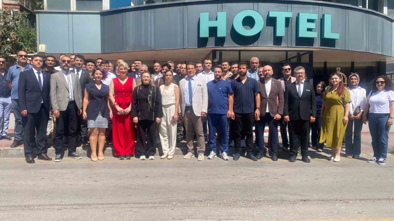 Veteriner Hekim-Sen Genel Başkanı Mutluer: "İnsan ve hayvan sağlığını korumak istiyorsanız yeterli sayıda veteriner hekime sahip olmalısınız"