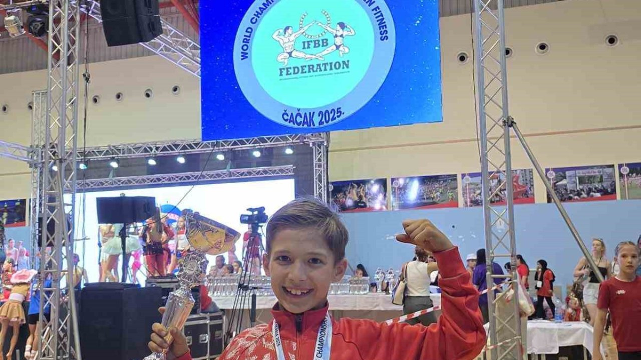 8 yaşında şampiyon, 10 yaşında yazar oldu