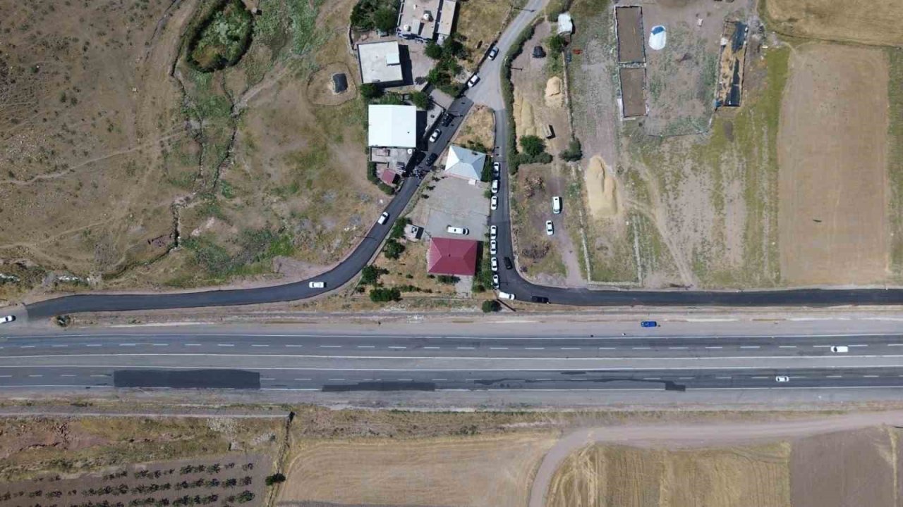 Siirt kırsalında asfalt seferberliği: 3,4 kilometrelik yol tamamlandı