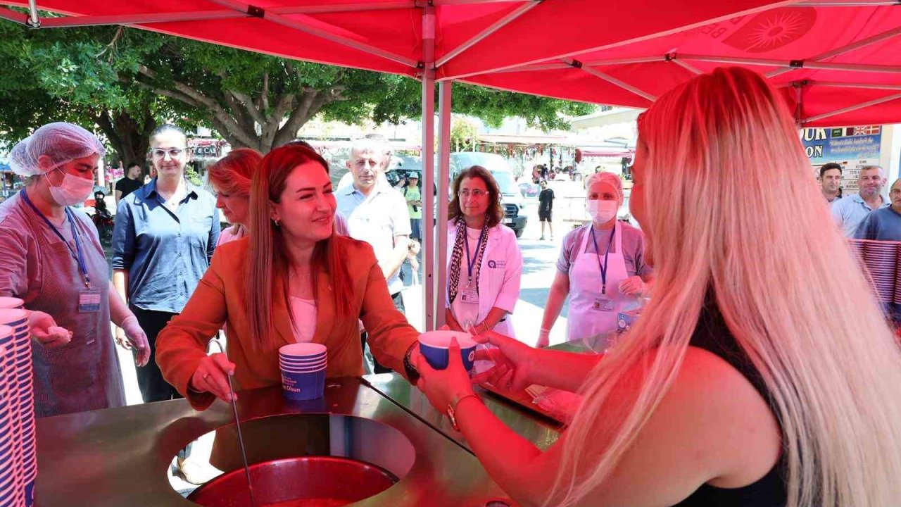 Büyükşehir Belediyesi’nden aşure ikramı