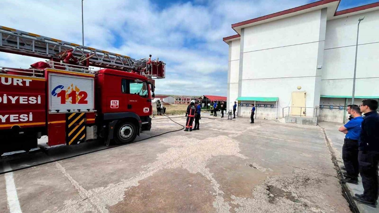 Bayburt Açık Ceza İnfaz Kurumunda yangın tatbikatı yapıldı