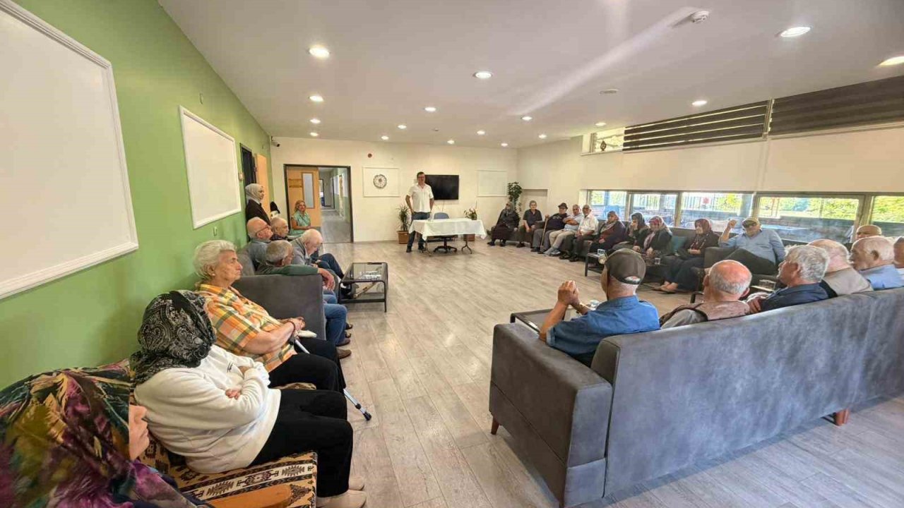 Yaşlılar için güvenli ve sağlıklı yaşam alanları ele alındı