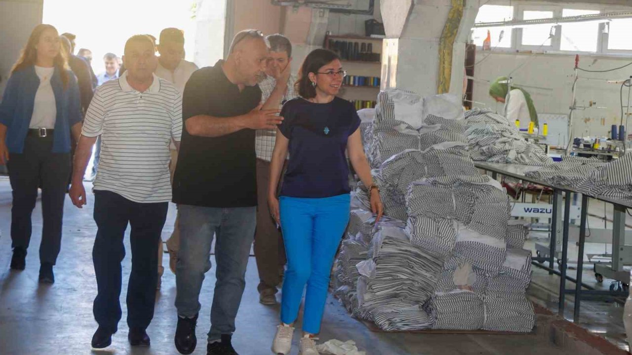 Başkan Vekili Özkan Dokumacılar Sitesi esnafını ziyaret etti