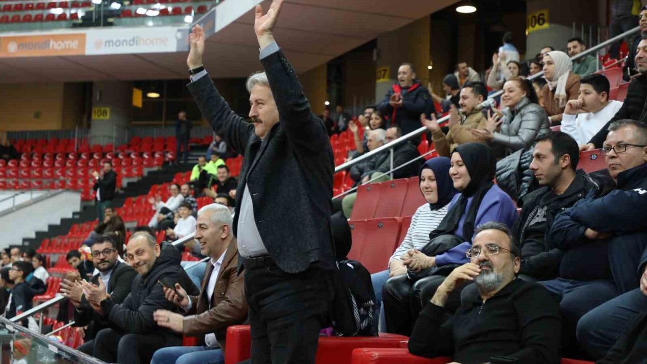 Başkan Palancıoğlu: "Şehrin takımına hep birlikte sahip çıkalım"