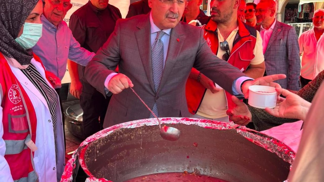 Denizli’de Muharrem ayının bereketi aşure ikramıyla paylaşıldı
