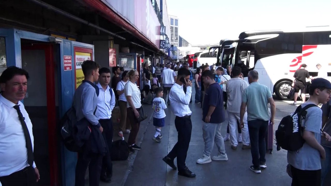Okulların tatil olmasıyla 15 Temmuz Demokrasi Otogarı’nda hareketlilik başladı