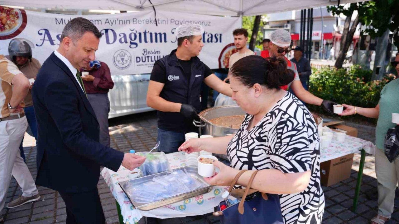 Aşure ikramları Soma ve Akhisar’dan başladı