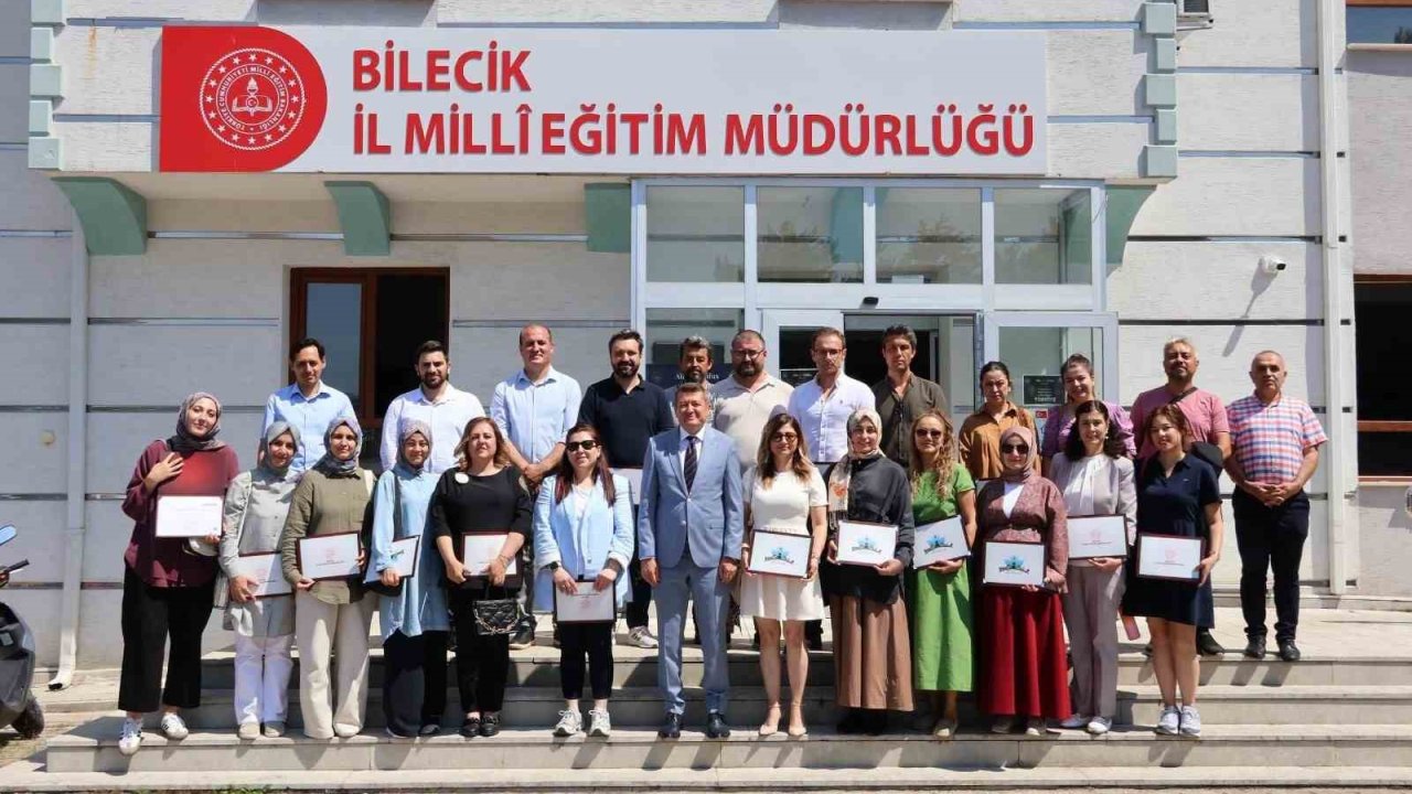 Bilecik’te Harezmi öğretmenlerine sertifika verildi