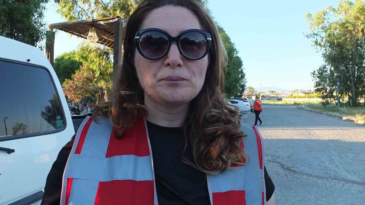 Balıkesir’de sağlık çalışanları sahilde çevre temizliği yaptı