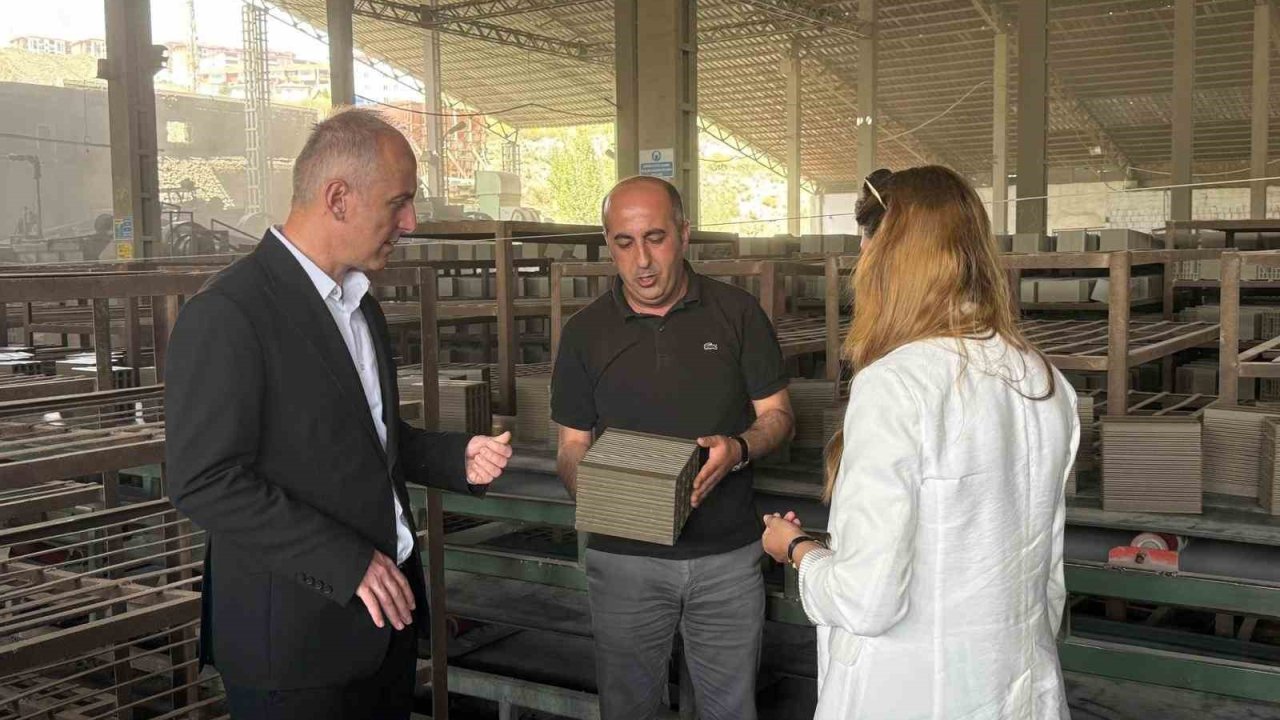 Bayburt’taki tuğla fabrikasında çevre denetimi yapıldı