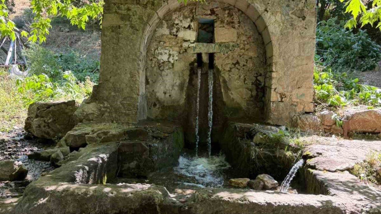 Diyarbakır’da tarihi çeşme harabeye döndü