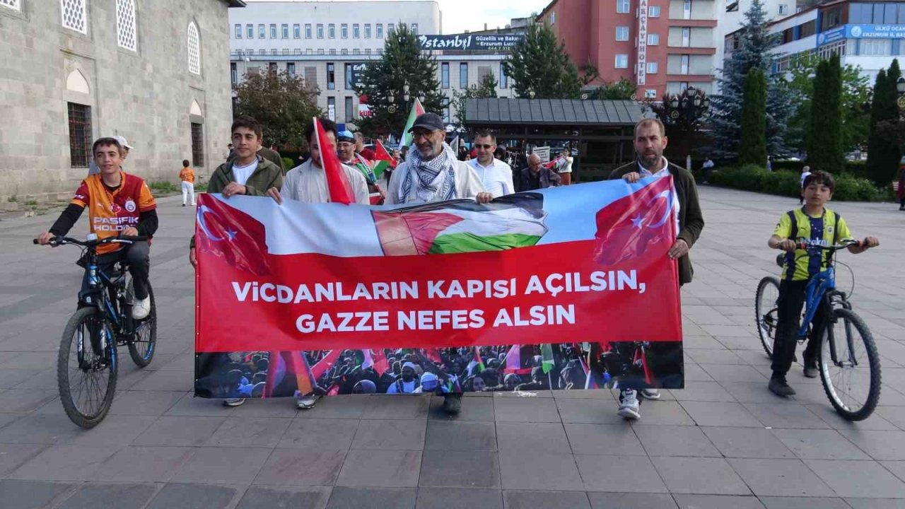 Erzurum’da sağlıkçılar 137’inci kez Gazze için yürüdü