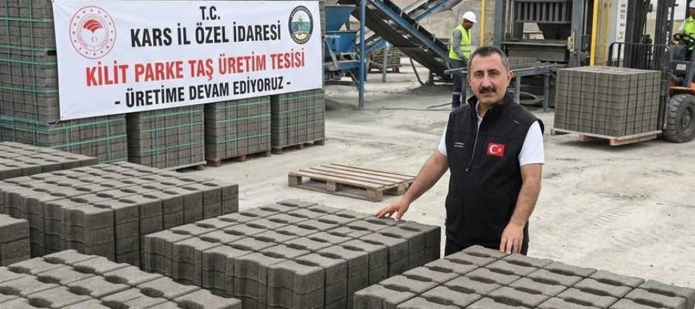 Kars İl Özel İdaresi'nden kırsala parke desteği