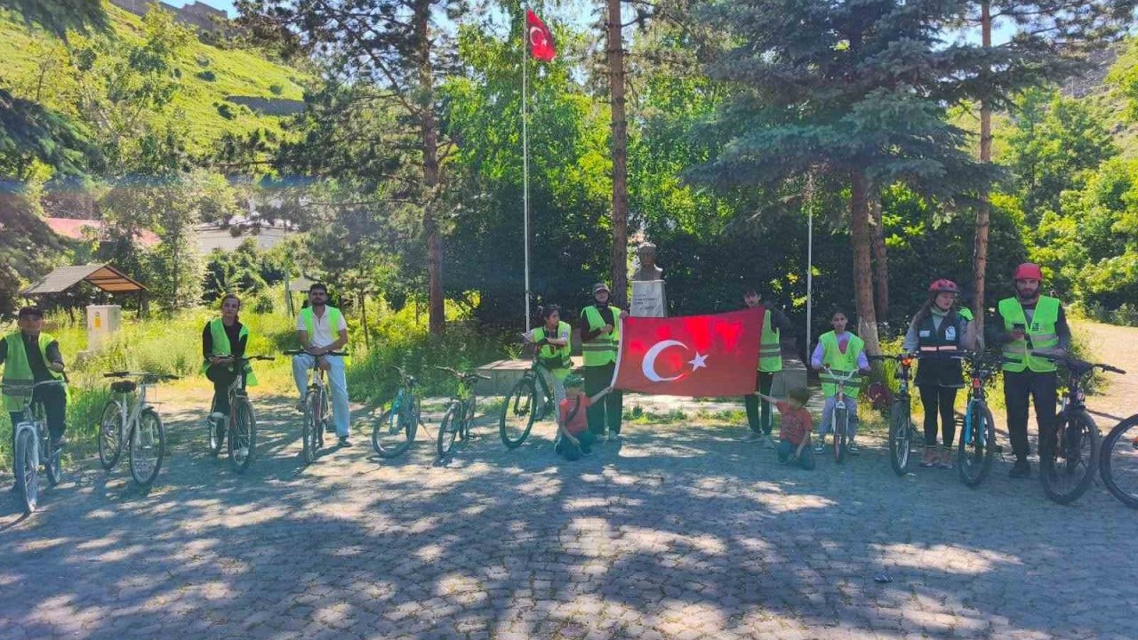 Yeşilay Kars Şubesi’nden 13. Geleneksel Bisiklet Turu: Sağlıklı yaşam için pedallar çevrildi