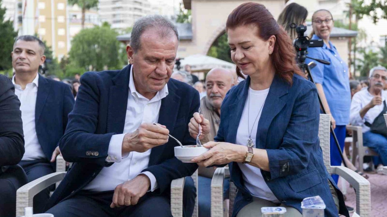 Mersin’de geleneksel aşure programı yoğun katılımla düzenlendi