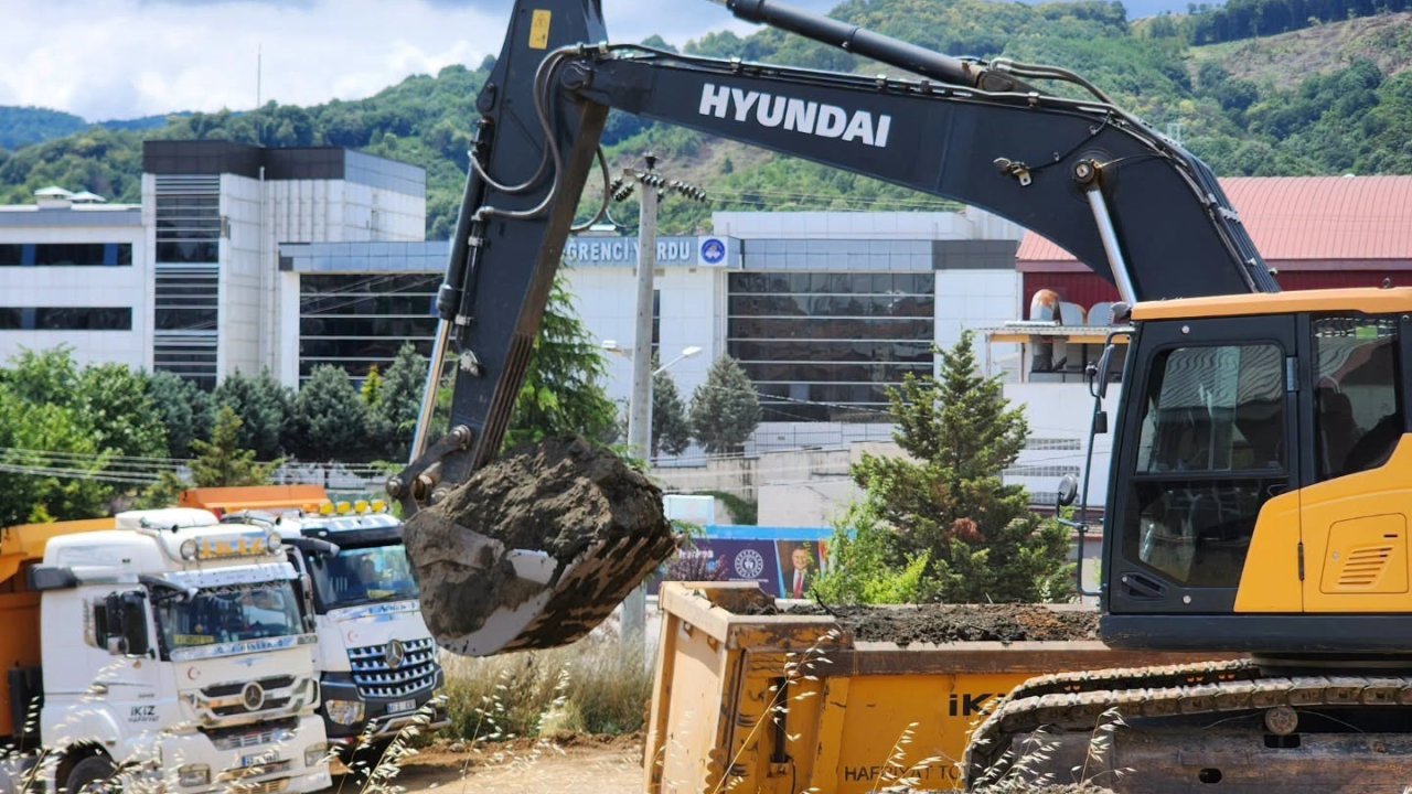 Gölcük’te dev spor kompleksinin hafriyat çalışmaları başladı