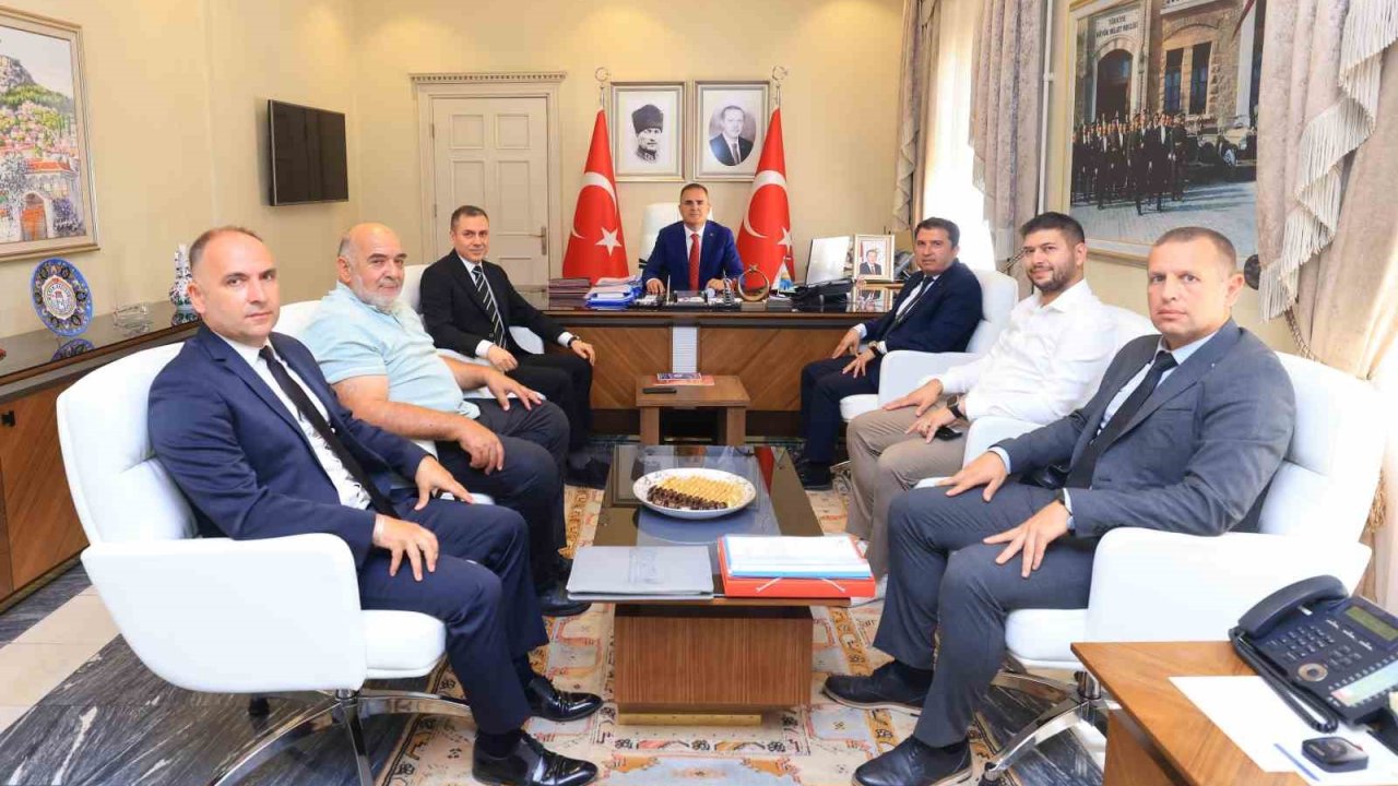 Muğla Valisi Akbıyık, Kızılay’ın Muğla’daki faaliyetleri hakkında bilgi aldı
