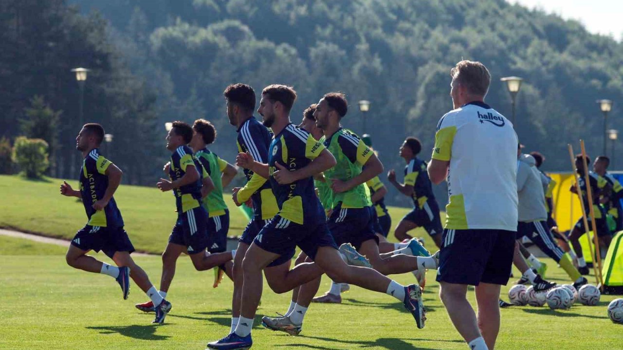Fenerbahçe günü çift antrenmanla tamamladı