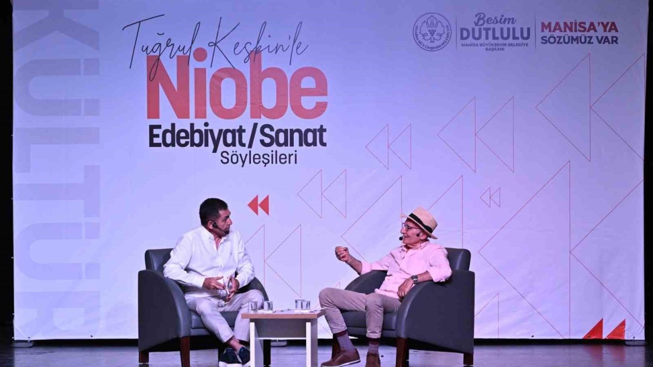 Nihat Behram Manisa’da edebiyat ve yapay zekayı konuştu