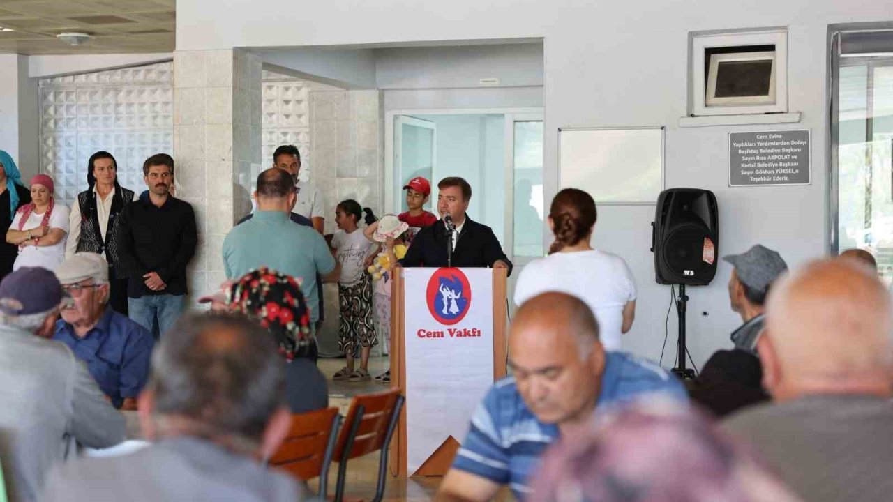 Ulalar Cemevinde aşure dağıtım programı düzenlendi